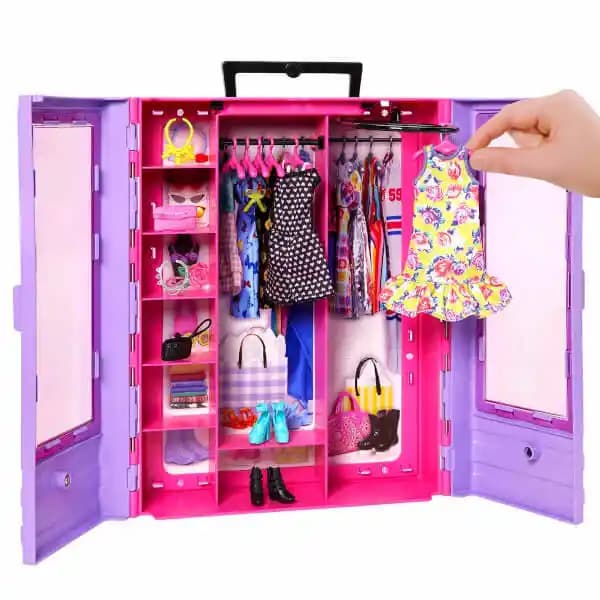 Barbie'nin Pembe Gardırobunun Çocuk Gelişimine Etkileri ve Önemi