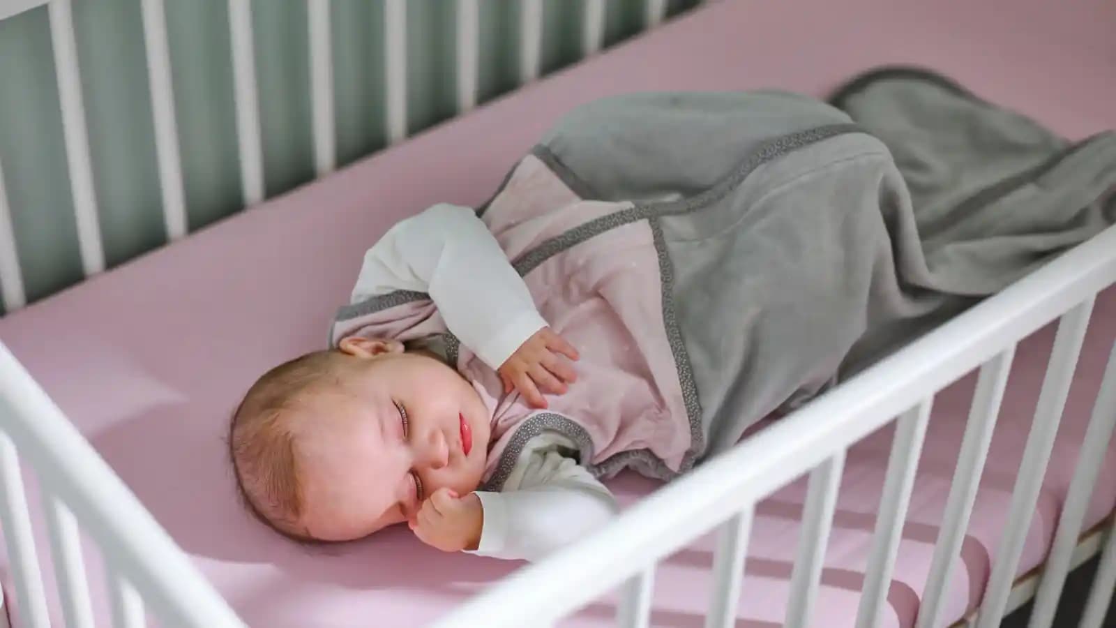 Bebek Hamağı Güvenliği ve Sertifikalar: Doğru Seçim İçin Bilmeniz Gerekenler