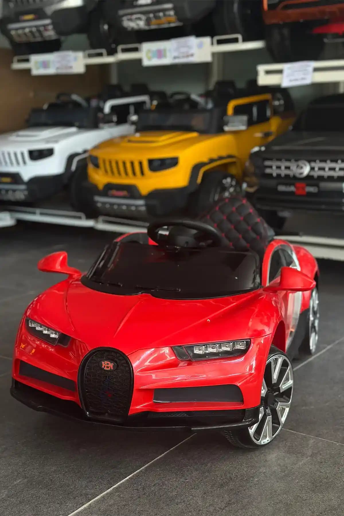 Bugatti Çocuk Akülü Arabası: Lüks ve Güvenliğin Birleştiği Performanslı Model