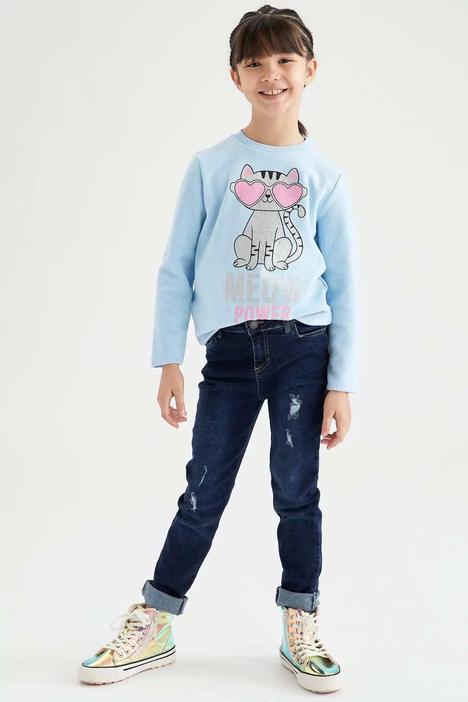 Kız Çocuklar İçin Slim Fit Rahat ve Şık Kıyafetler: Günlük ve Özel Kullanım İçin Rehber