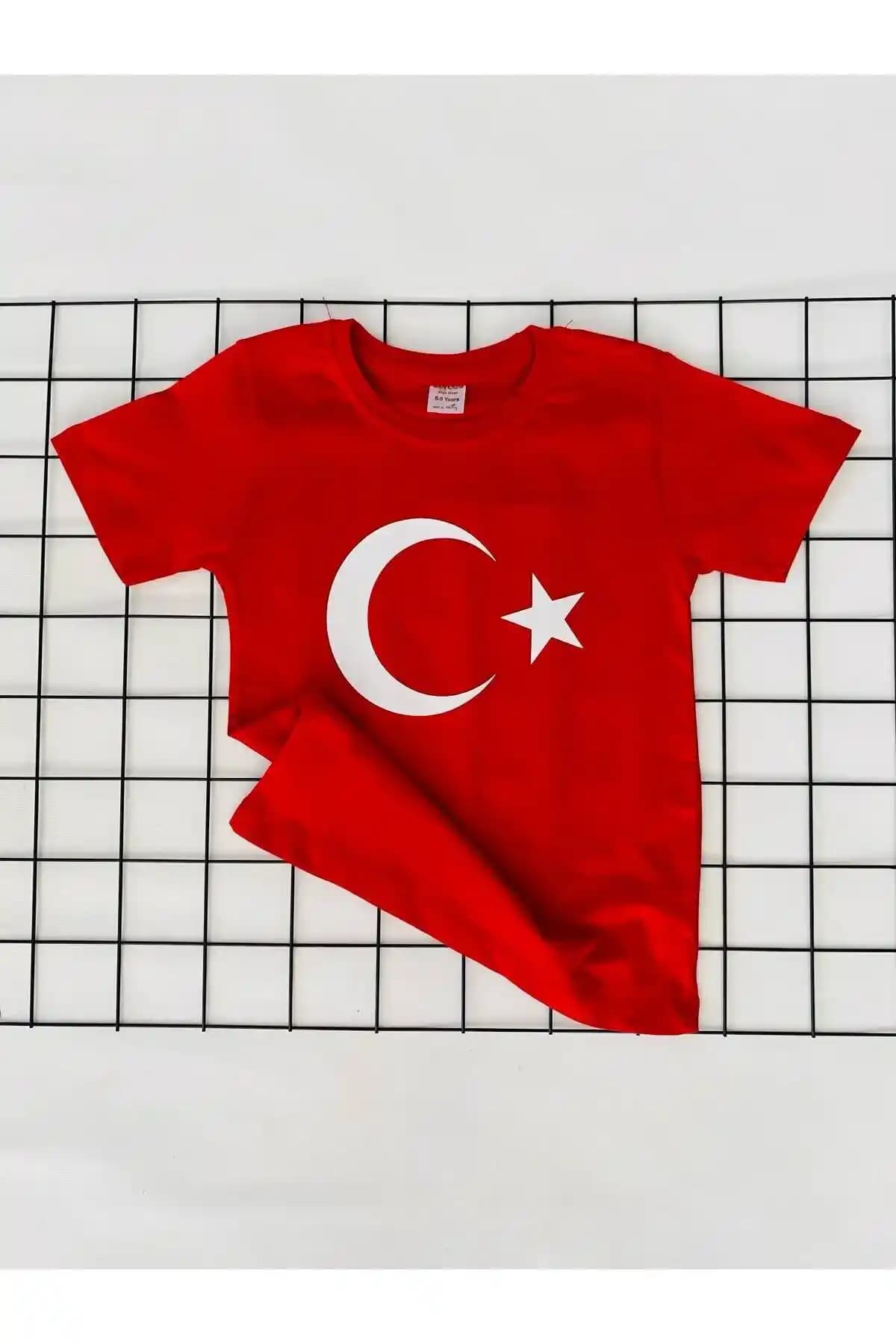 Türk Bayrağı Baskılı Günlük Çocuk Kıyafetleri: Milli Değerlerin Günlük Hayattaki Yansıması