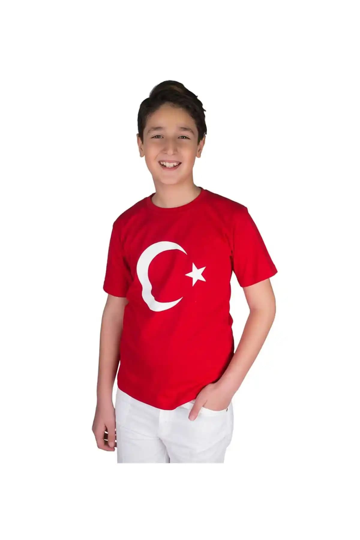 Yaz Aylarında Çocuklar İçin Renkli ve Rahat Bayrak Temalı Tişörtler