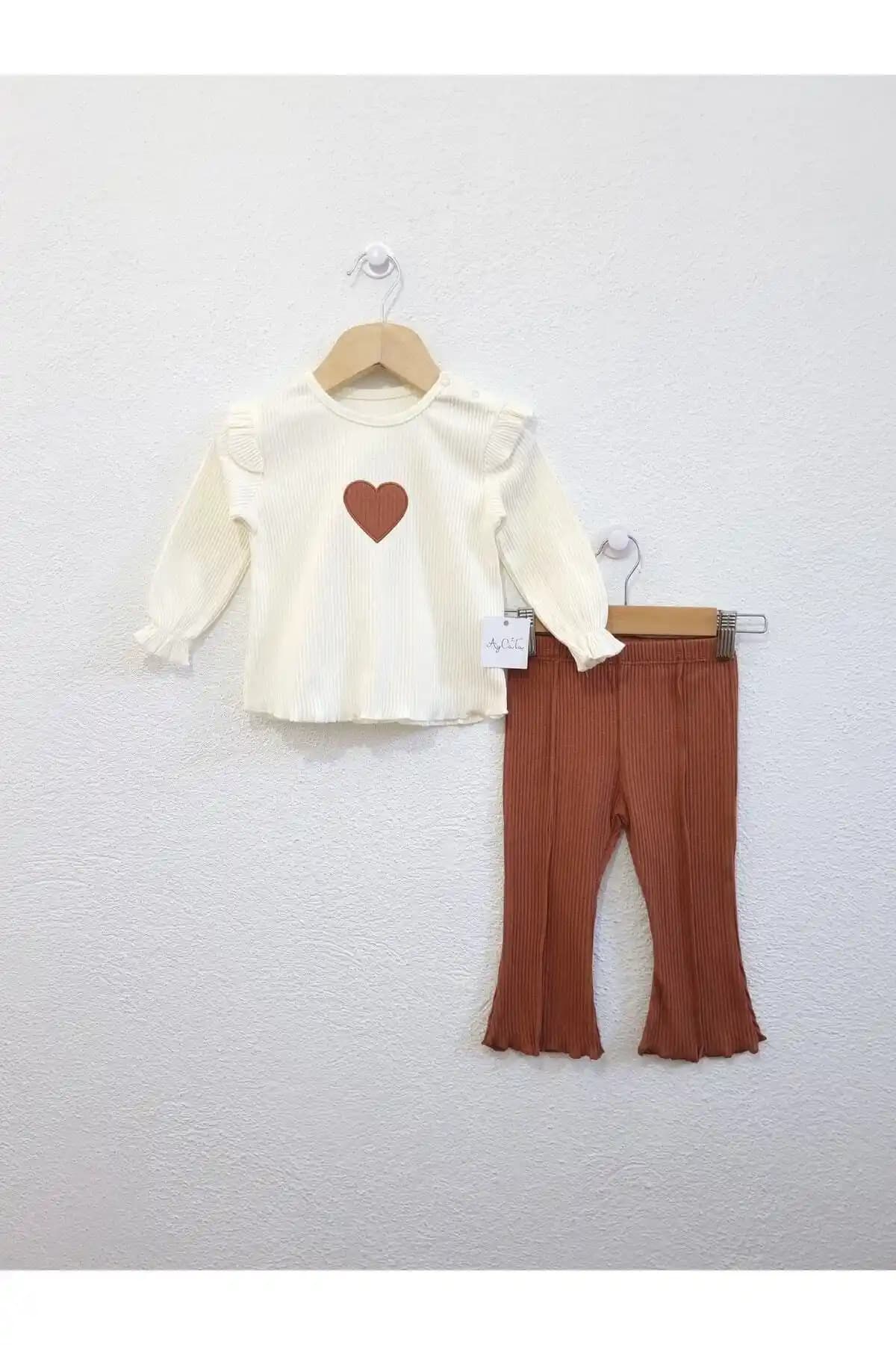 AyCaTa Basic Kaşkorse Bebek Takımı Omuz Detayları ve Rahat Kullanım Özellikleri