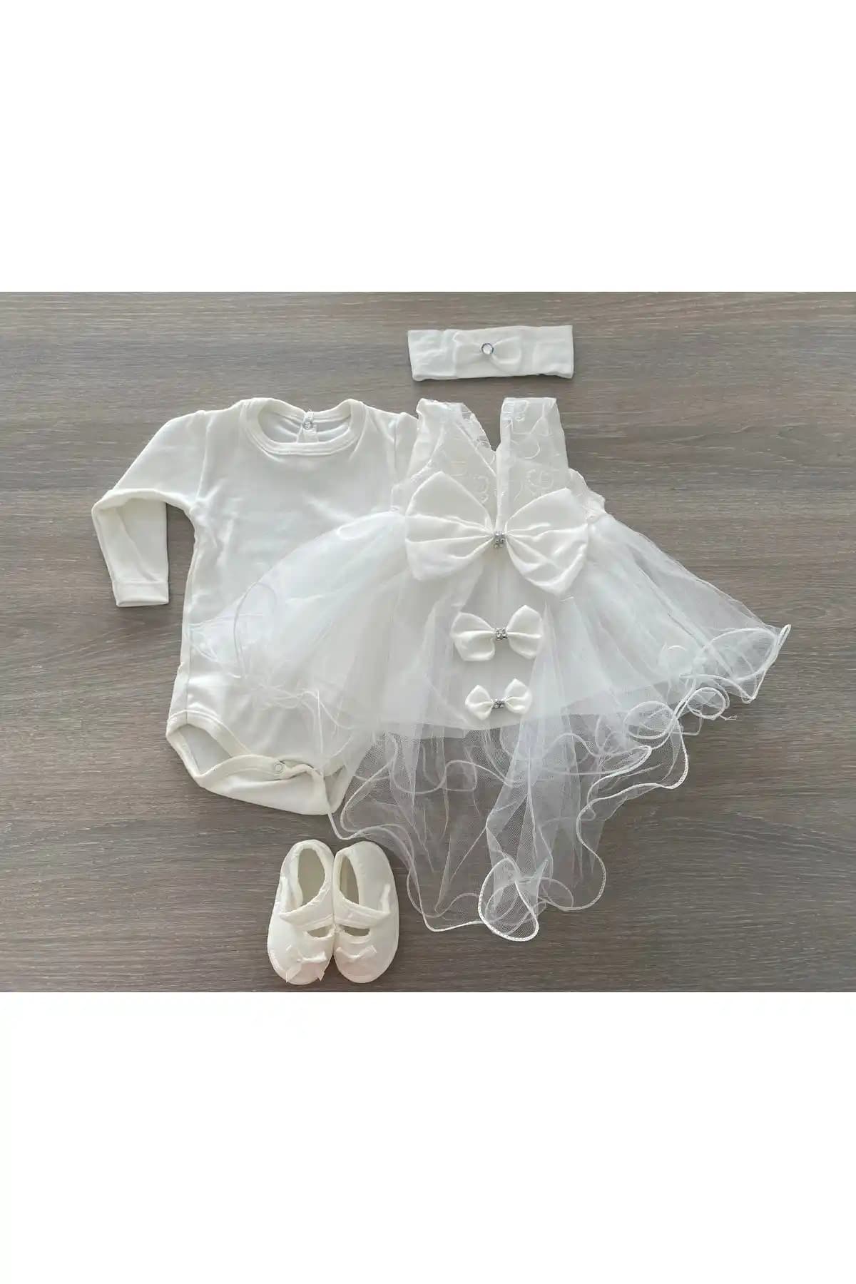 Petite Ponpon Baby 4 Lü Kız Bebek Mevlüt Elbisesi Şıklık ve Konfor Sunan Klasik Tasarım
