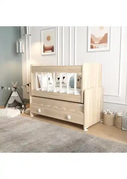 Akte Home Sonoma Anne Yanı Beşik ile Kiwi Woody Ahşap Anne Yanı Beşik Karşılaştırması