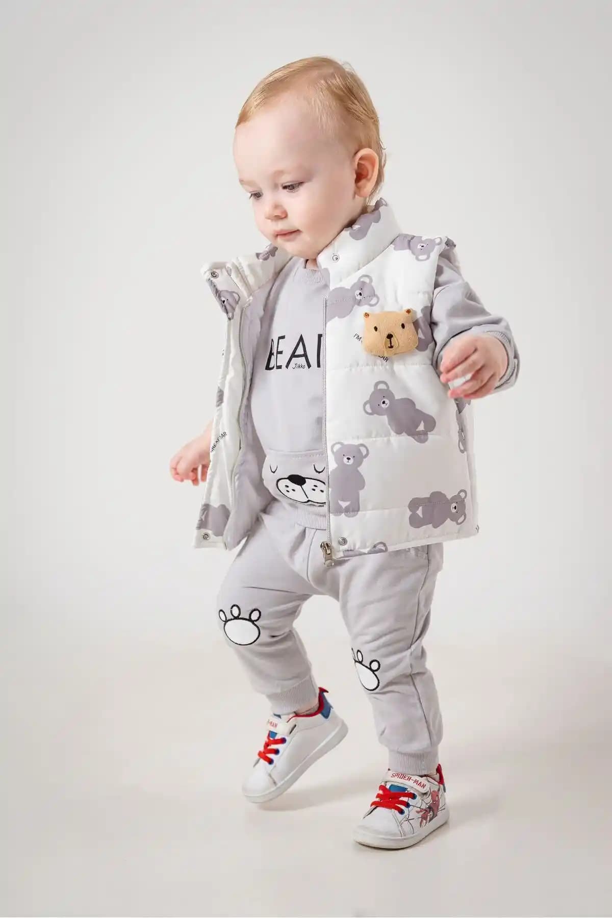 Jikko Baby Erkek Bebek Takımı: Konfor ve Şıklık Sunan Pamuklu Bebek Giyim Seti
