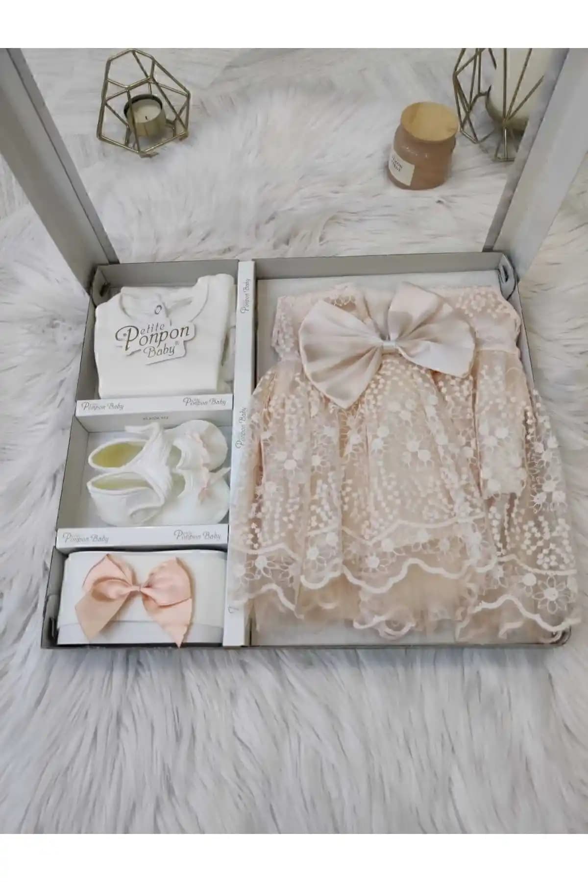 Petite Ponpon Baby 4'lü Kız Bebek Mevlüt Elbisesi: Sağlıklı ve Şık Tasarım